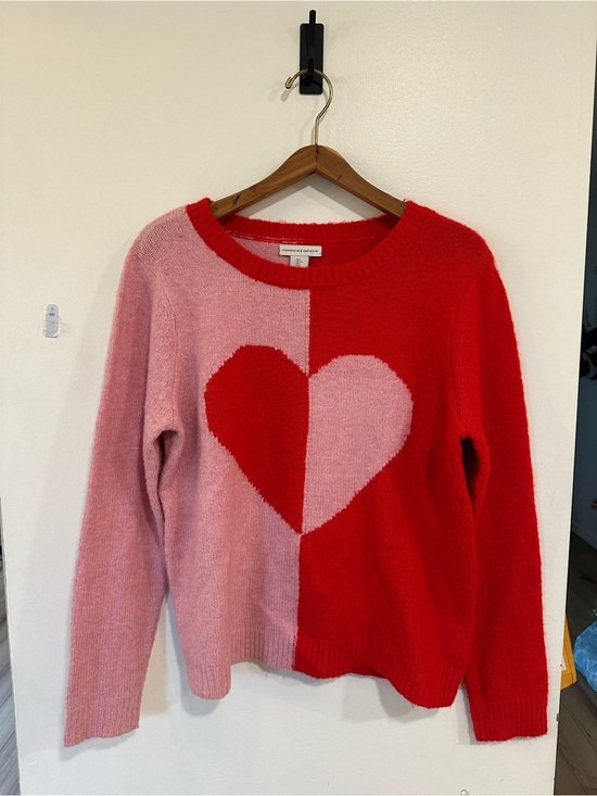 cupcakes & cashmere Sweaters - Cupcakes & Cashmere Colorblock Heart Crewneck Sweater Women’s Size Large Pink